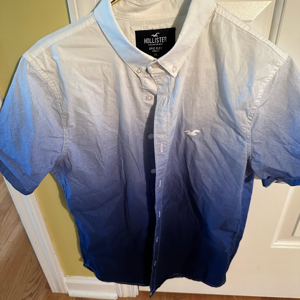 Men’s Hollister CS button down shirt
